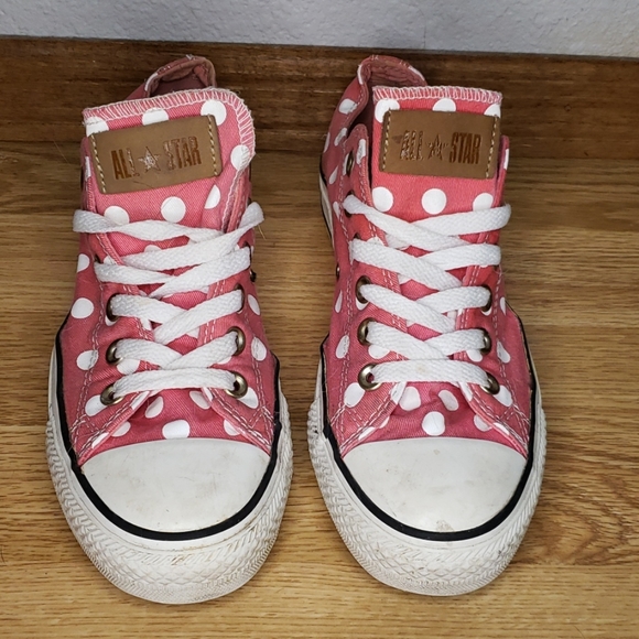 pink polka dot converse
